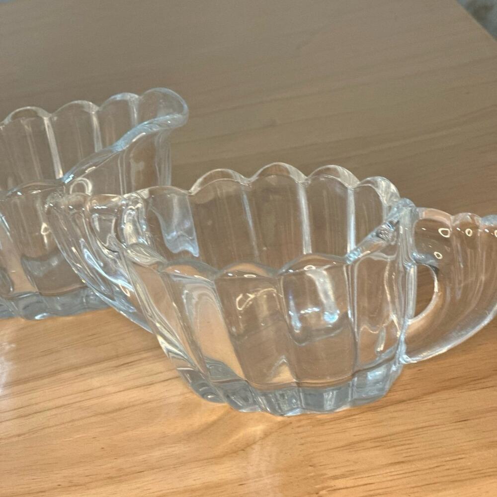 Heisey Cream and sugar set - Picture 1 of 4